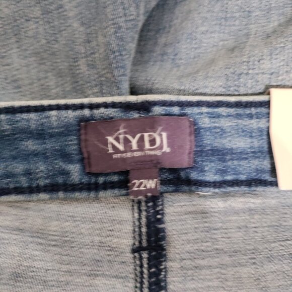 Not Your Daughters Jeans NYDJ Woman's Plus Size 22W Jean Shorts - Picture 3 of 9